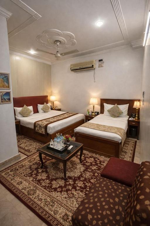 امکانات The Super Residency - Near Nizamuddin Markaz & Auliya Dargha - تصویر ۴