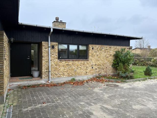 Το κτήριο όπου στεγάζεται  η βίλα