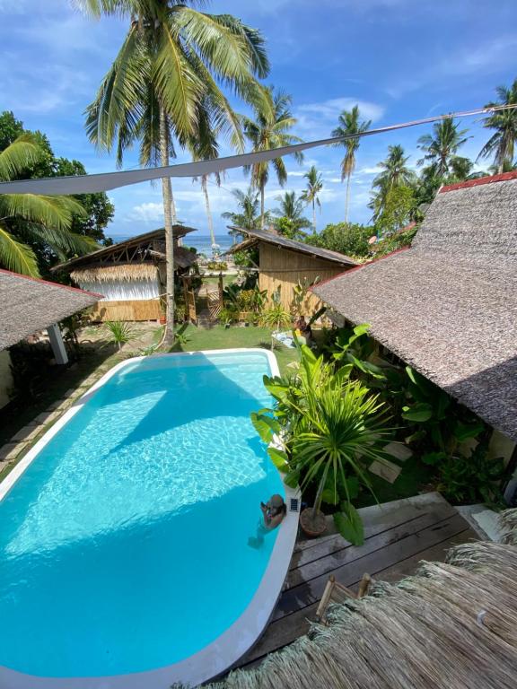 Bazén v ubytování The Kokomo Accommodations nebo v jeho okolí