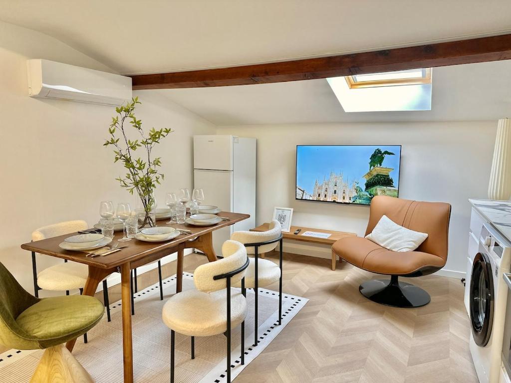 CASAQUA Designer Loft Apartment in Milan, Istria Subway Exit, Convenient Transportation