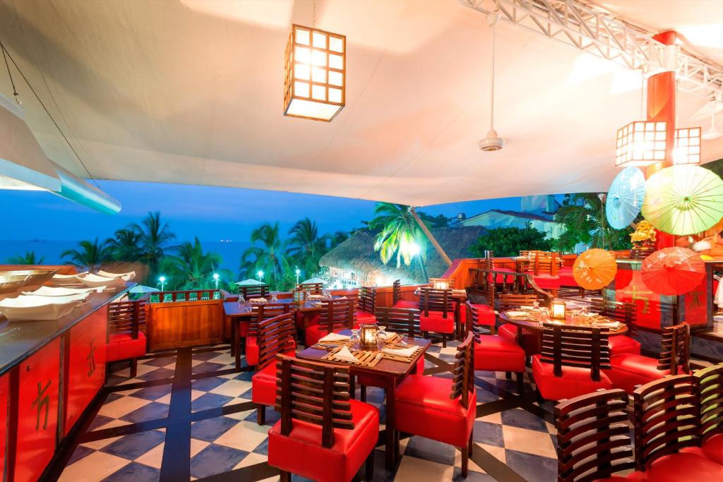 Restaurace v ubytování Decameron Galeon - All Inclusive