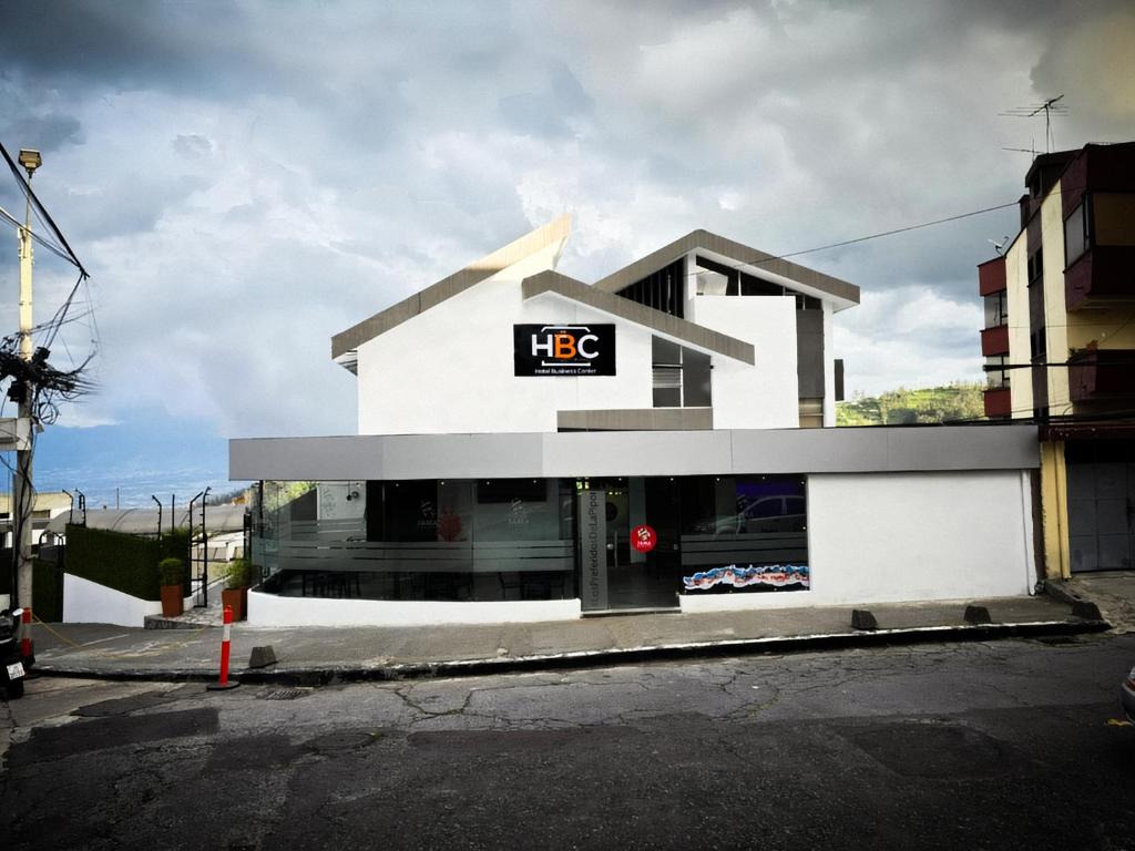 Tòa nhà nơi khách sạn tọa lạc