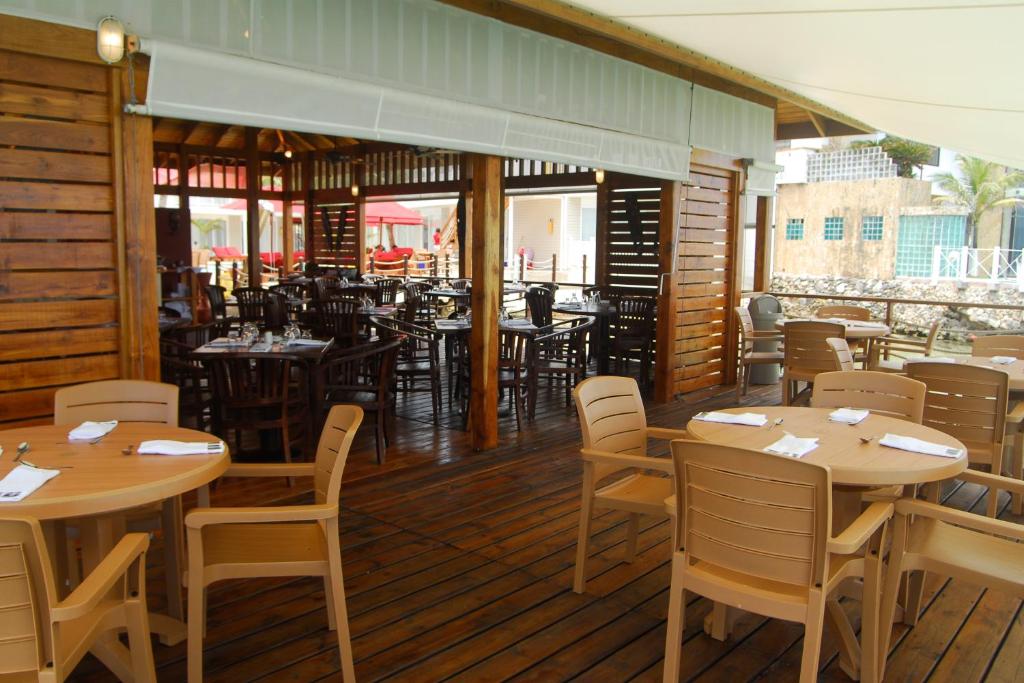 Restaurace v ubytování Decameron Los Delfines - All Inclusive