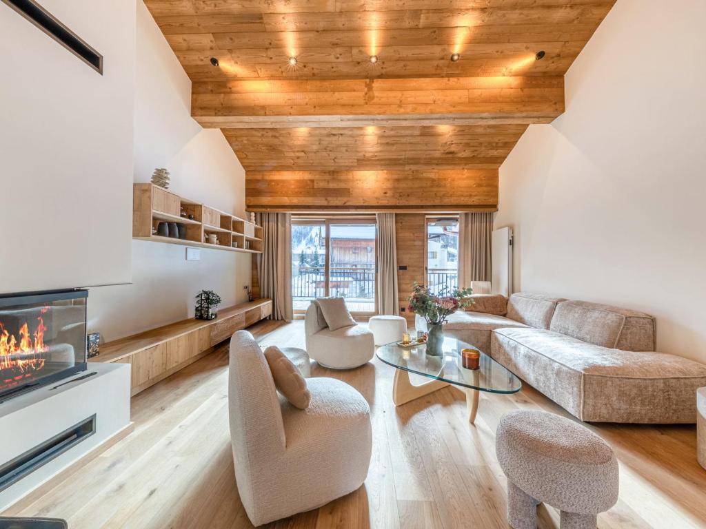 Appartement de luxe à Val-d'Isère avec piscine et parking