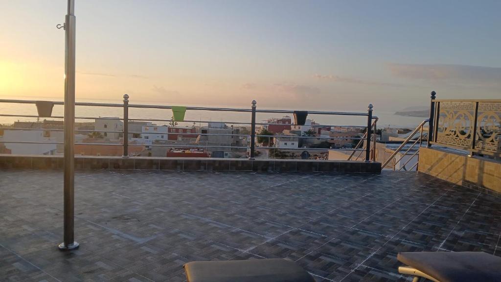 Východ nebo západ slunce při pohledu z penzionu nebo okolí