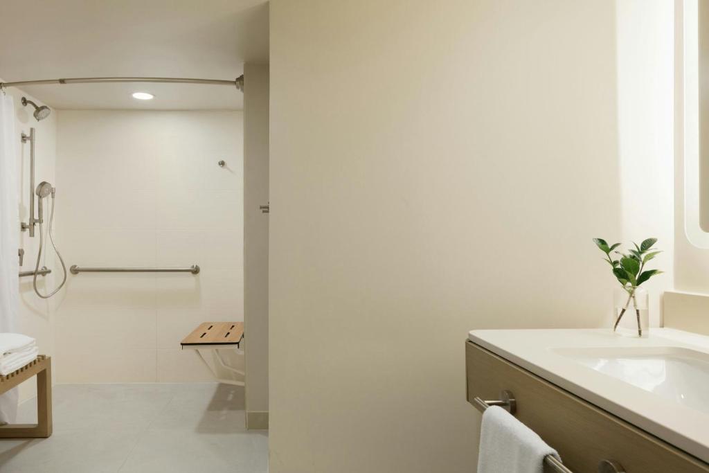 Fort Lauderdale Marriott Pompano Beach Resort and Spa - 