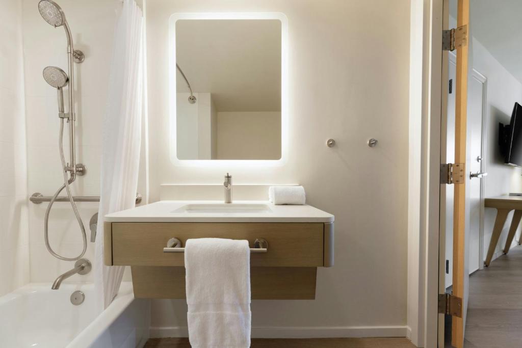 Fort Lauderdale Marriott Pompano Beach Resort and Spa - 