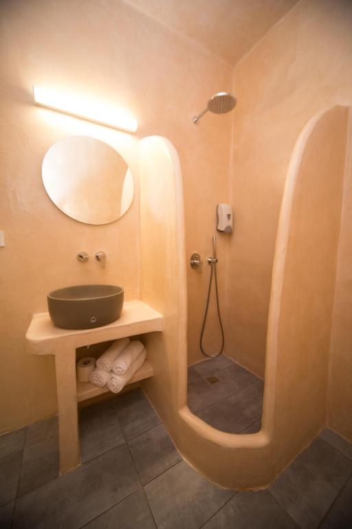 Markakis Studios Fira Town - 2