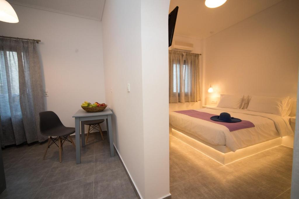 Markakis Studios Fira Town - 9