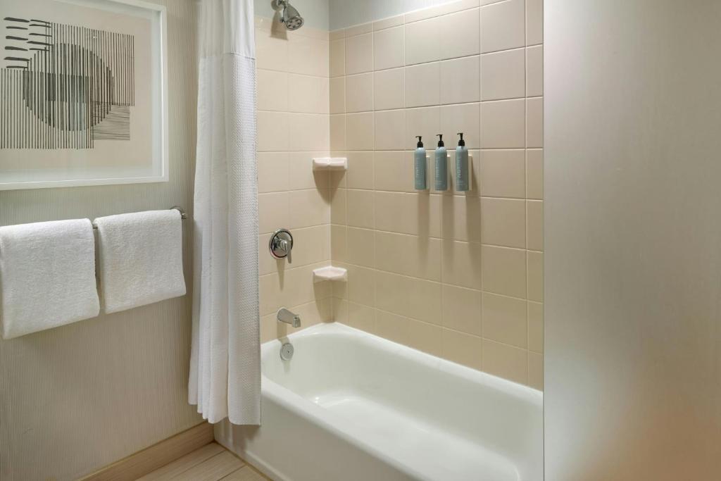 Courtyard by Marriott Birmingham Downtown at UAB photo