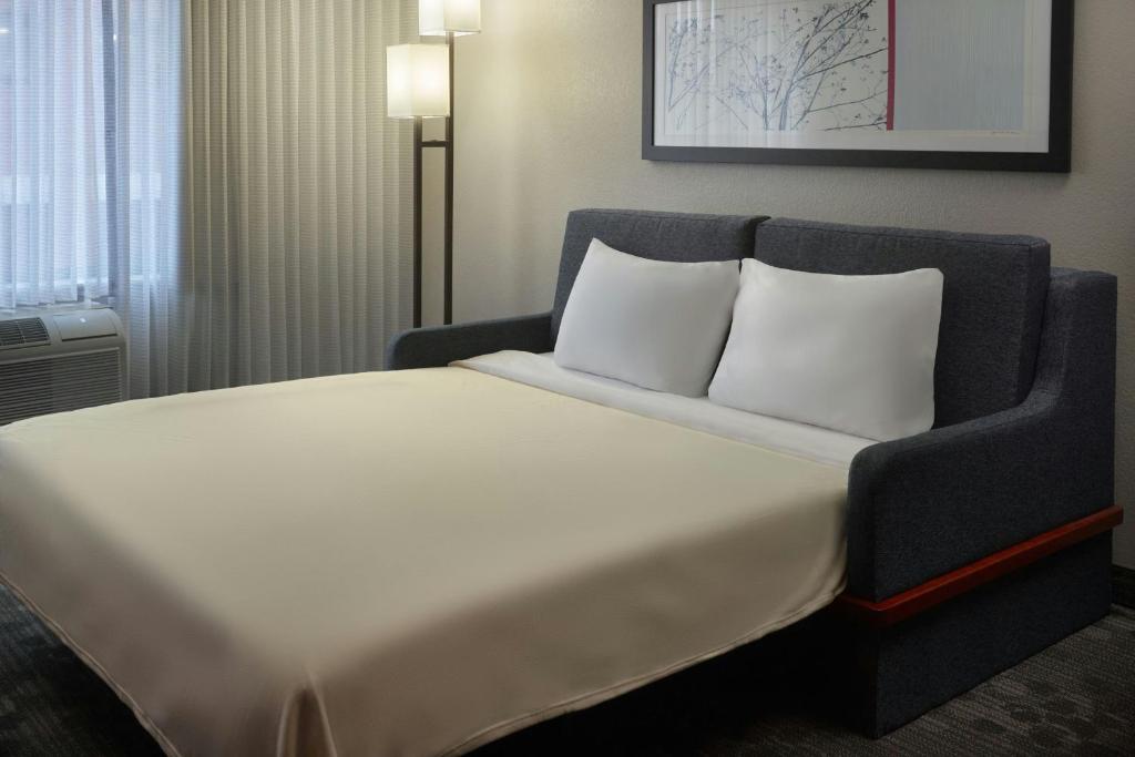 Courtyard by Marriott Birmingham Downtown at UAB photo