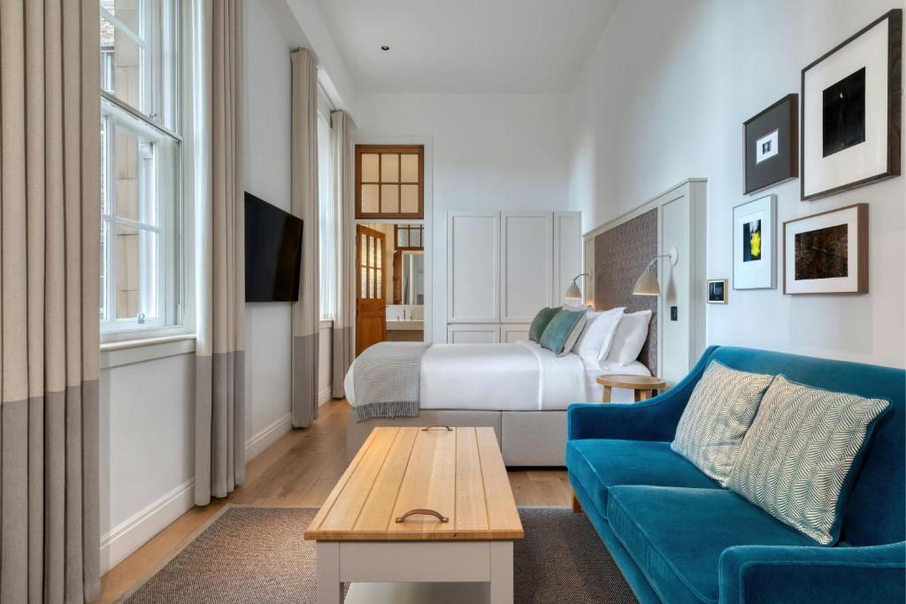 Cheval Old Town Chambers - 