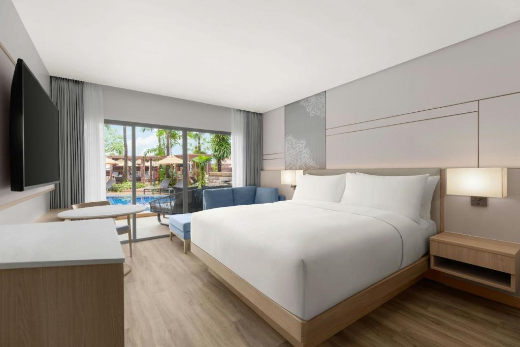 Courtyard by Marriott Phuket, Patong Beach Resort - 5