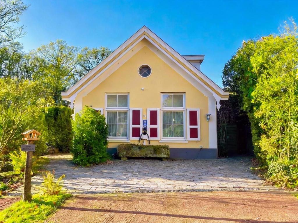 Το κτήριο όπου στεγάζεται  η παραθεριστική κατοικία