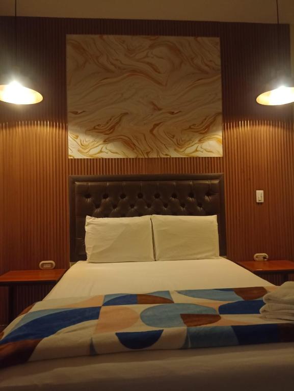 Hotel 50 Suites photo