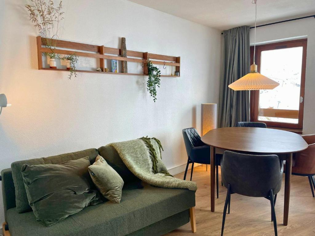 Appartement classique 4 personnes, vue montagne, Les Menuires - FR-1-452-414