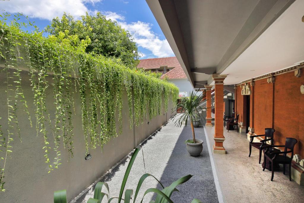 Balkón nebo terasa v ubytování Dewi Sri Hotel