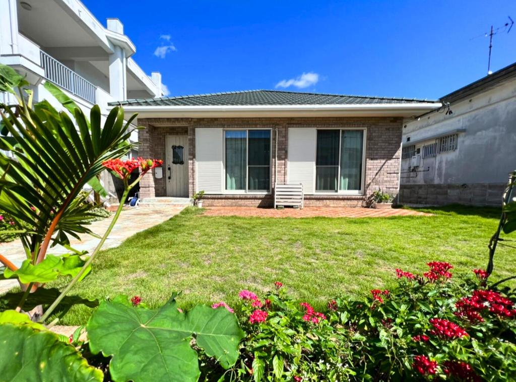 En have udenfor palm tree