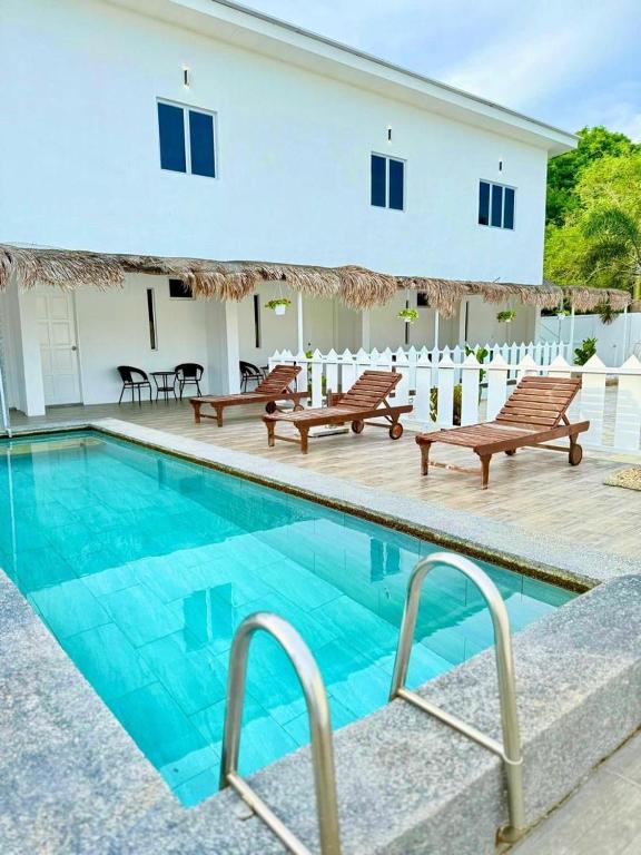 Bazén v ubytování Village Hideaway Suites Langkawi nebo v jeho okolí
