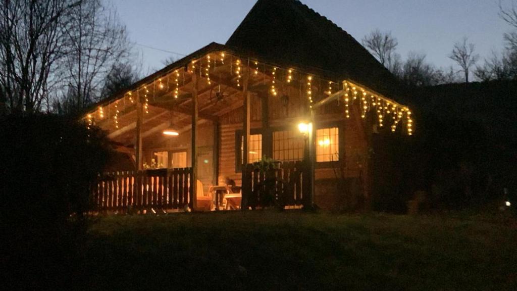 Bygningen som feriehuset ligger i