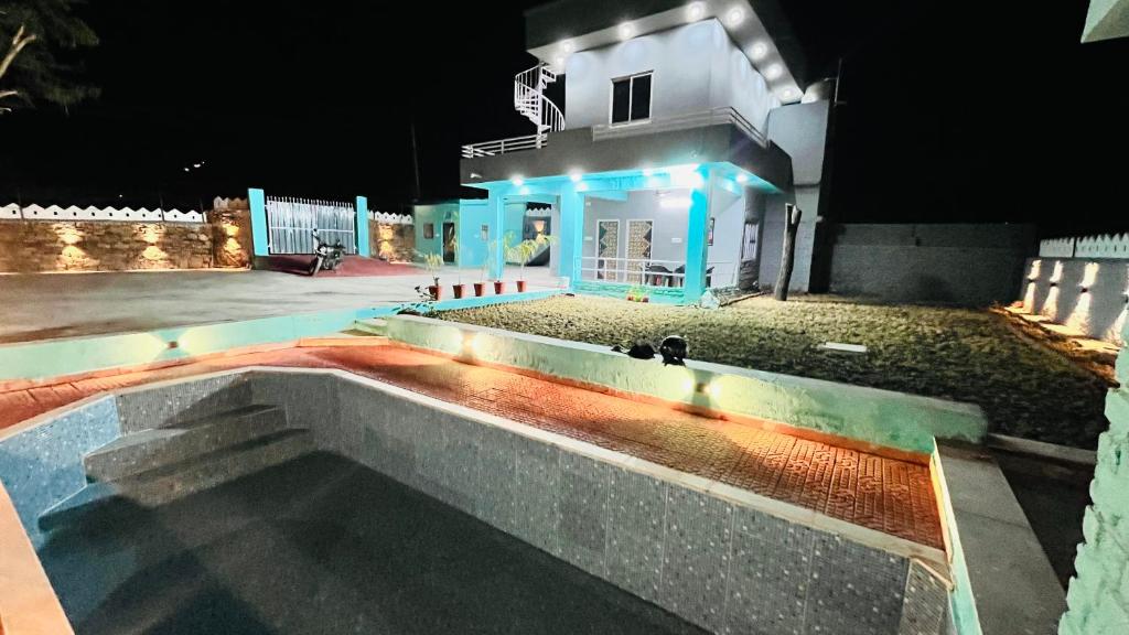 Swimmingpoolen hos eller tæt på Holiday Home Villa