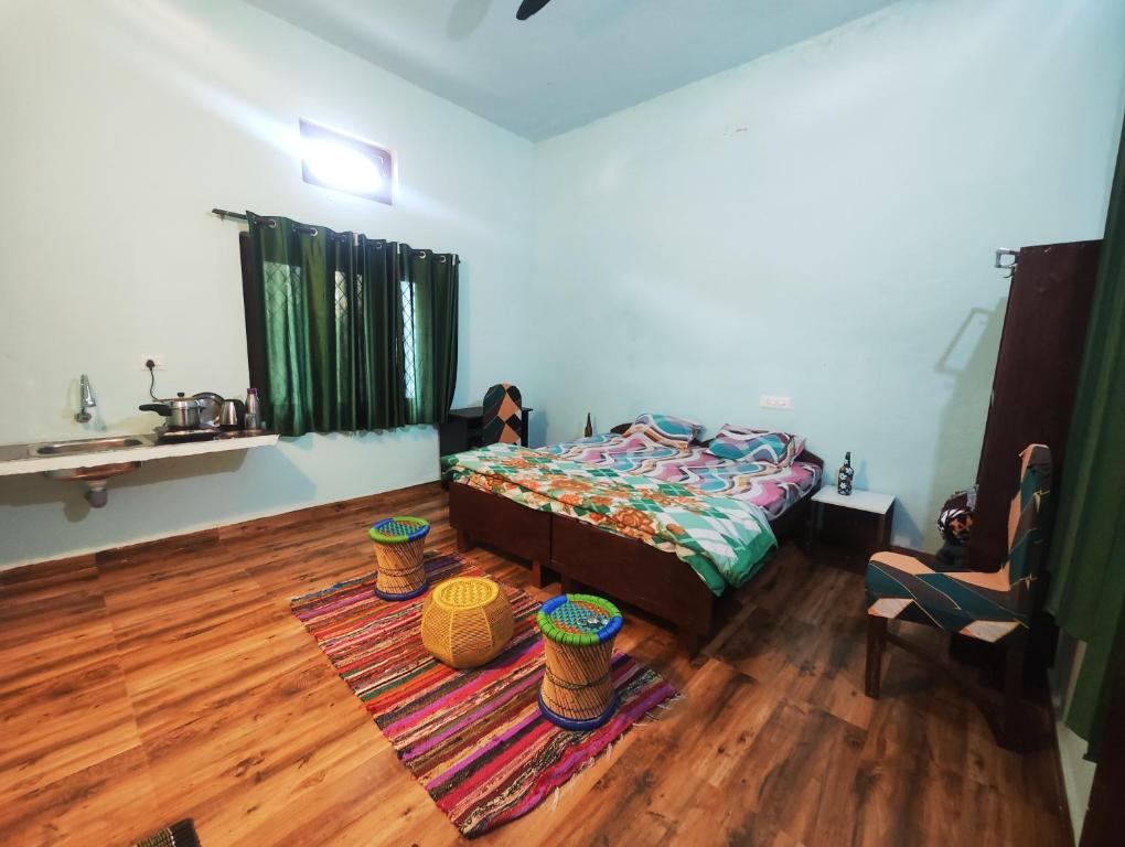 Postel nebo postele na pokoji v ubytování Entire 4 Bedroom Vacation Home - The Chimes House