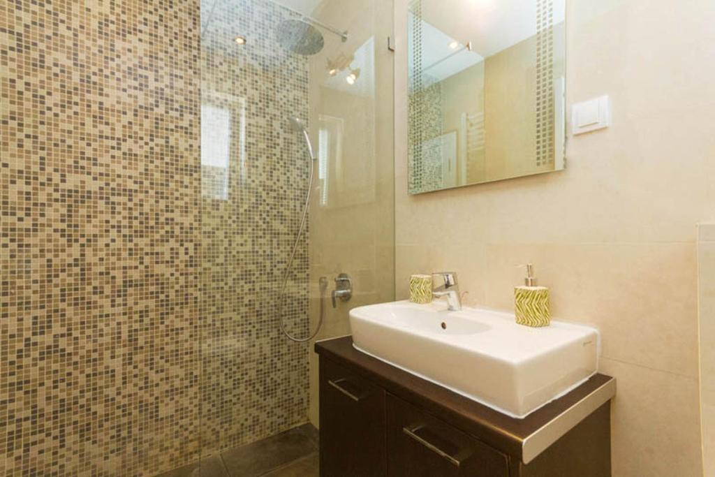 City Break Apartments Chic and Luxury - Apartment With Terrace