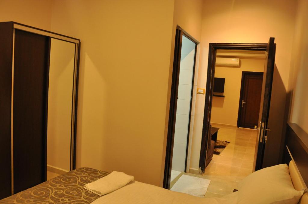 Panda Hotel Apartments - Апартаменты с 2 спальнями