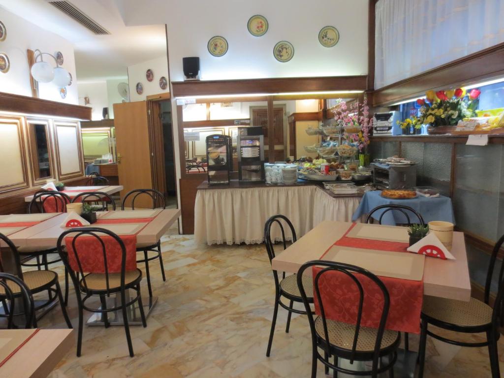 Restaurace v ubytování Hotel Italia City Center