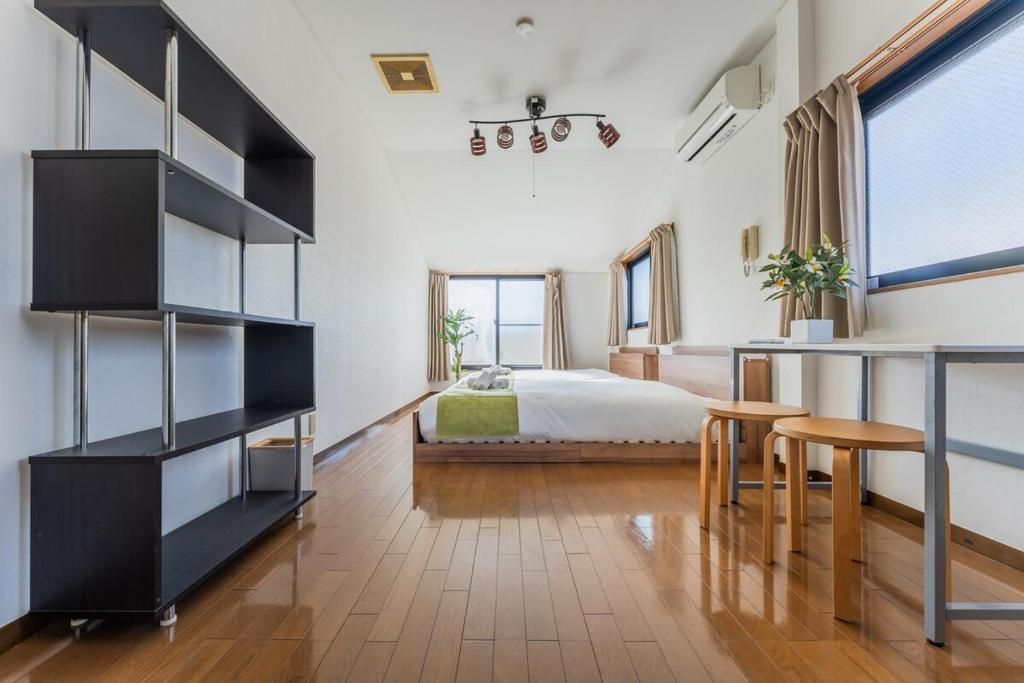 3 Minutes to Tamade Station Over 150sqm 3 Private Rooms Up to 11 Guests Namba 7 Minutes