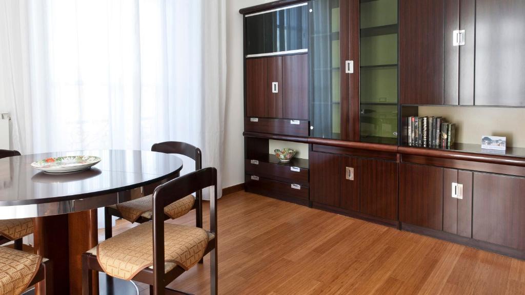 A kitchen or kitchenette at Italianway-Piazza Firenze