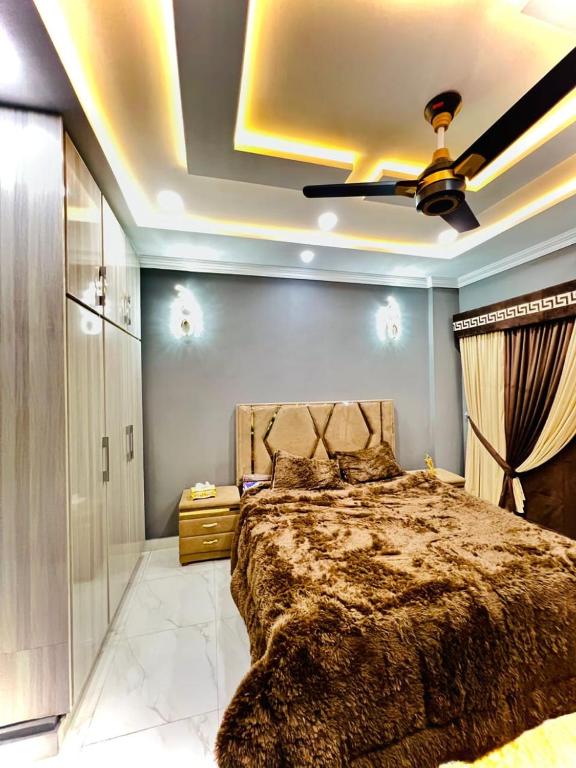 En eller flere senge i et værelse på urban nest apartments