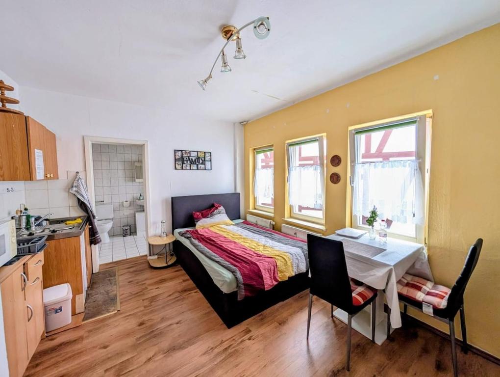 Kuchyň nebo kuchyňský kout v ubytování Zentrale Wohnung im Herzen Eisenachs für 1-2 Personen