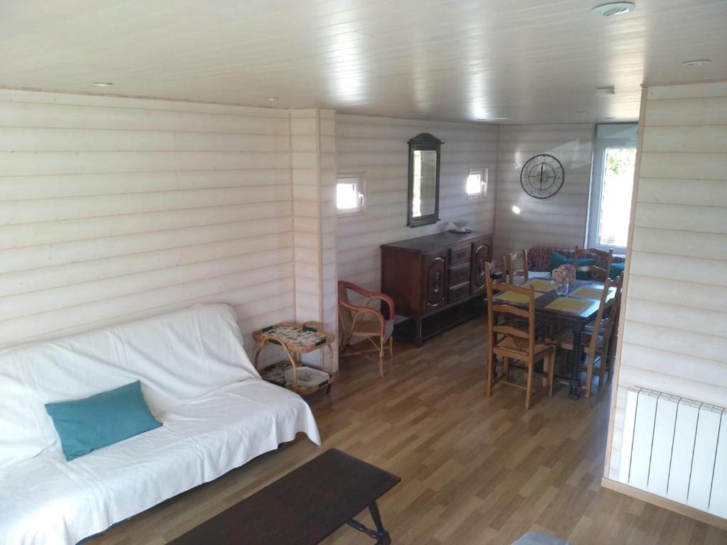 Et opholdsområde på La Cabane aux Hortensias - Cottage cosy proche plage - Saint-Aubin-sur-Mer