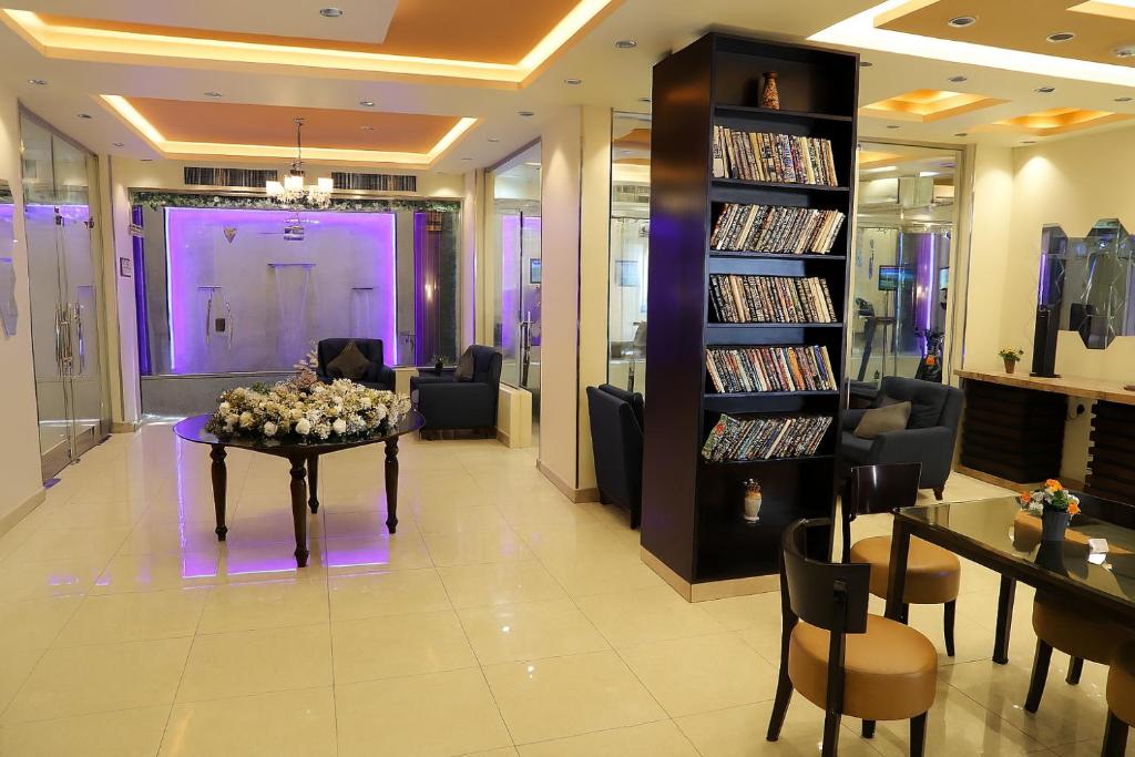 Knihovna v aparthotelu