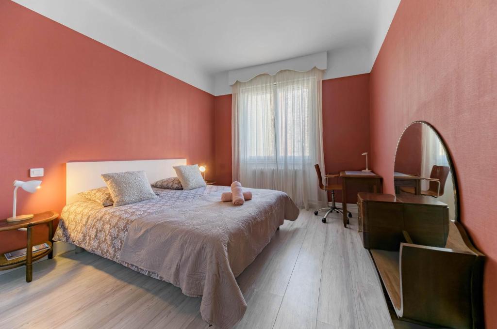 Postel nebo postele na pokoji v ubytování Maison Louis - Maison 3 chambres sur 2 niveaux, cœur de ville