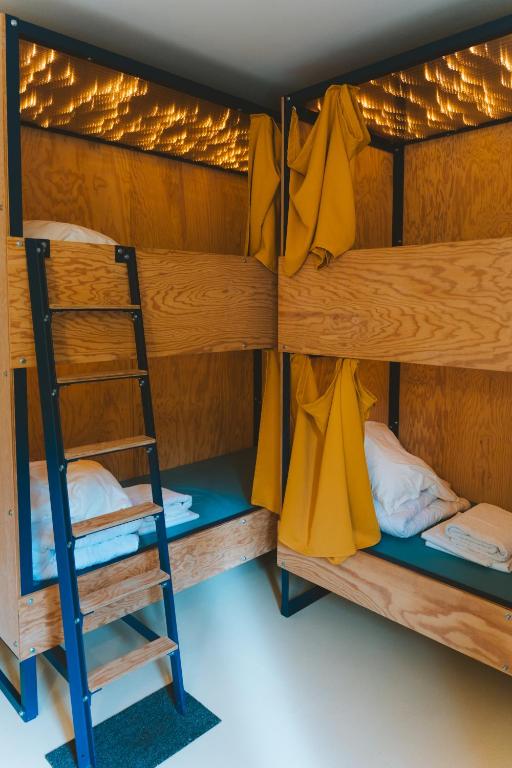 Hostel Quartier Libre - 四人间 - 带私人浴室
