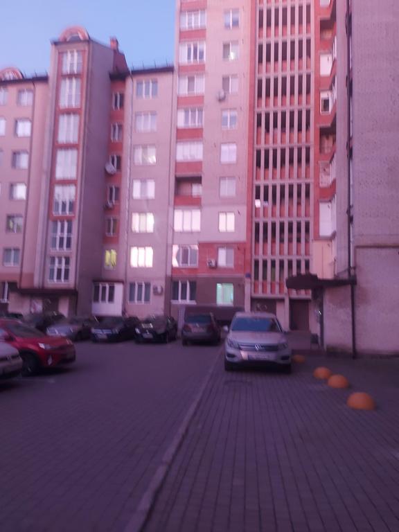 Новобудова біля автостанції,студія фото 6