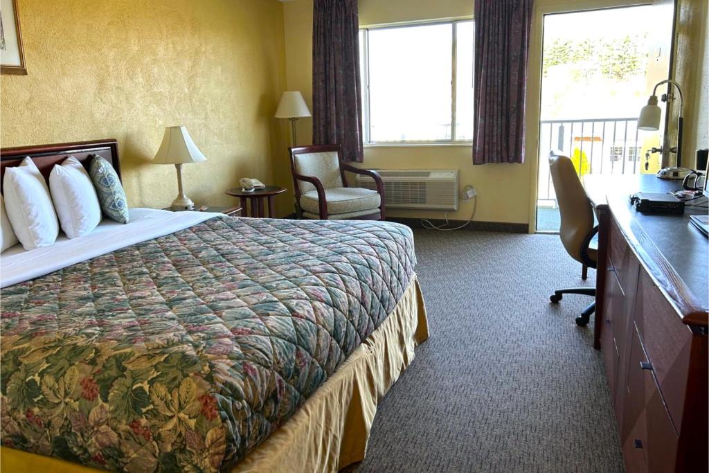 Lake Logan Inn photo