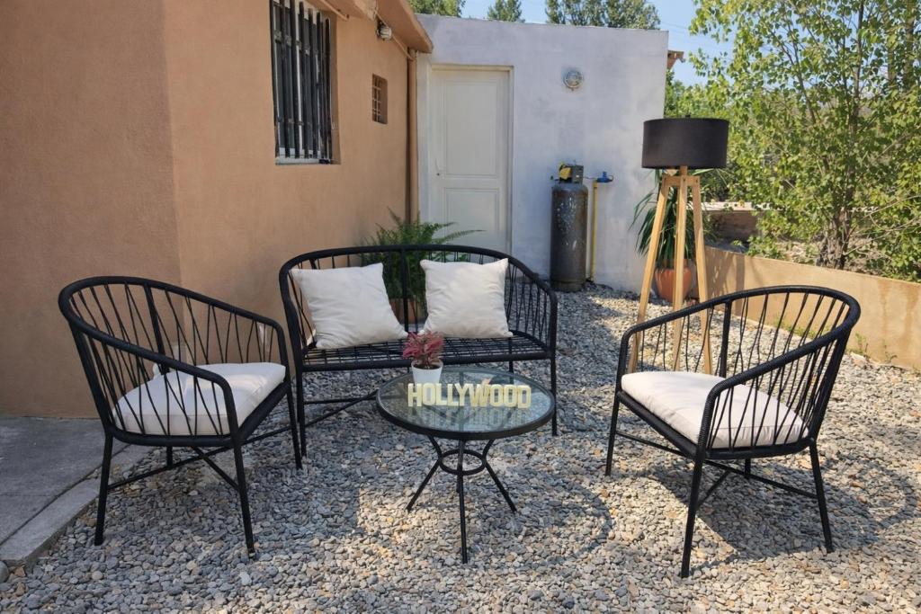 En terrasse eller udendørsområde på La Julianita