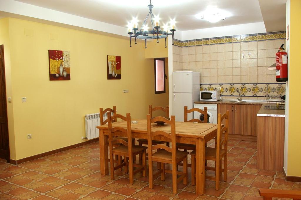 Kuchyň nebo kuchyňský kout v ubytování Villa de Xicar