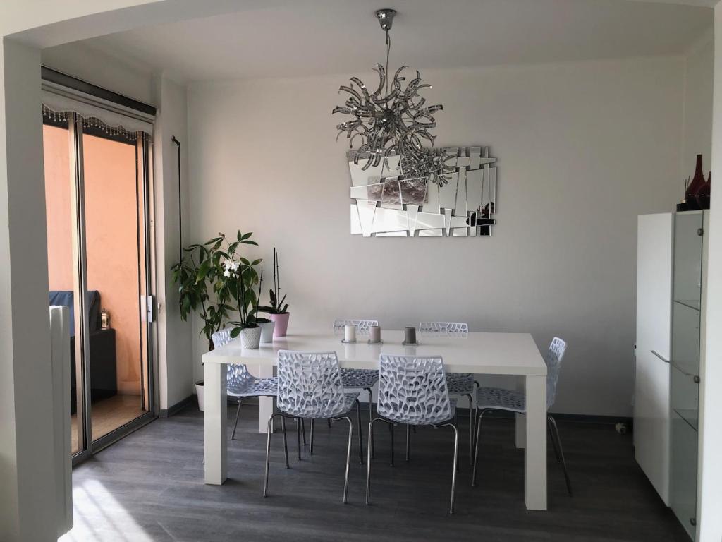 Appartement moderne esprit loft avec balcon centre Colmar proche gare et Place Rapp – photo 8