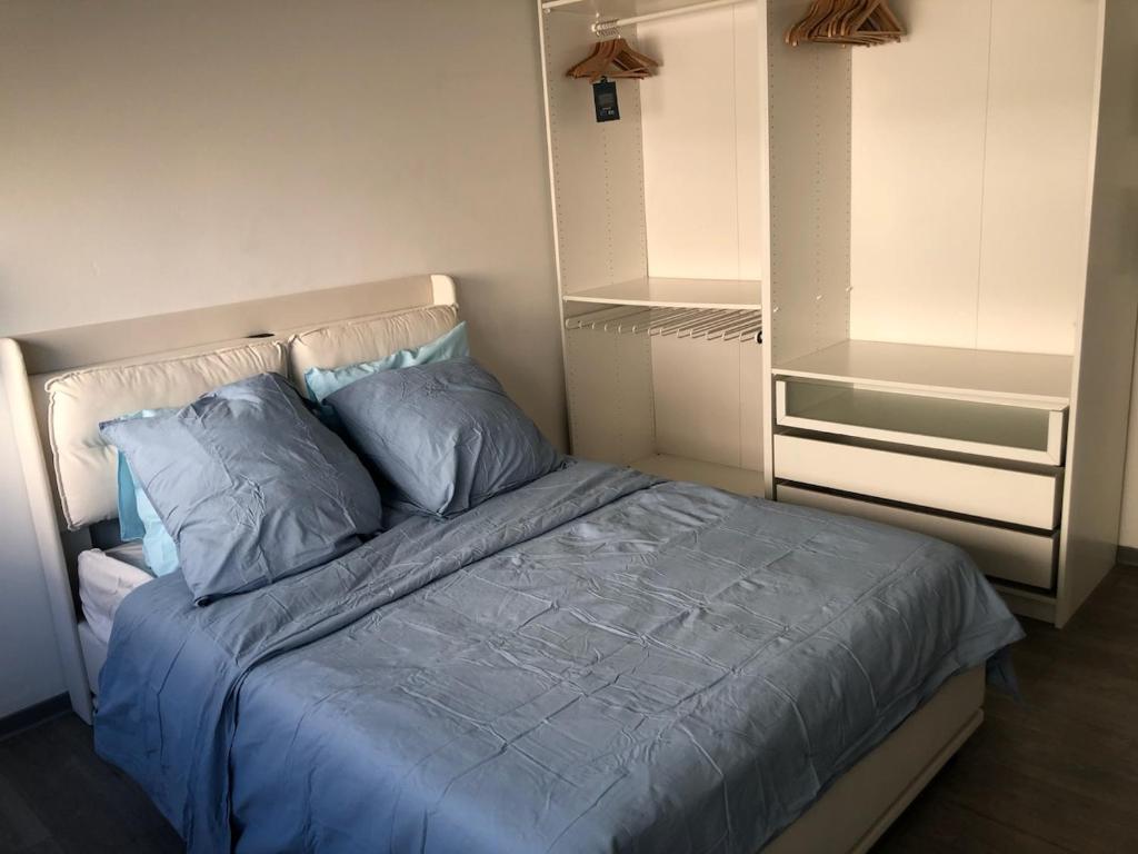 Appartement moderne esprit loft avec balcon centre Colmar proche gare et Place Rapp – photo 7