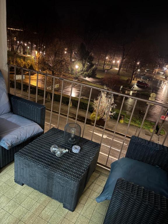 Appartement moderne esprit loft avec balcon centre Colmar proche gare et Place Rapp – photo 6