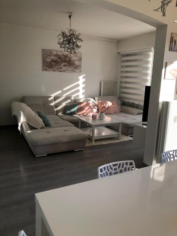 Appartement moderne esprit loft avec balcon centre Colmar proche gare et Place Rapp – photo 12