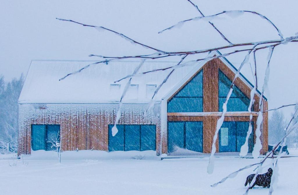 Το TATANKA Dom w Puszczy & SPA na Polanie τον χειμώνα