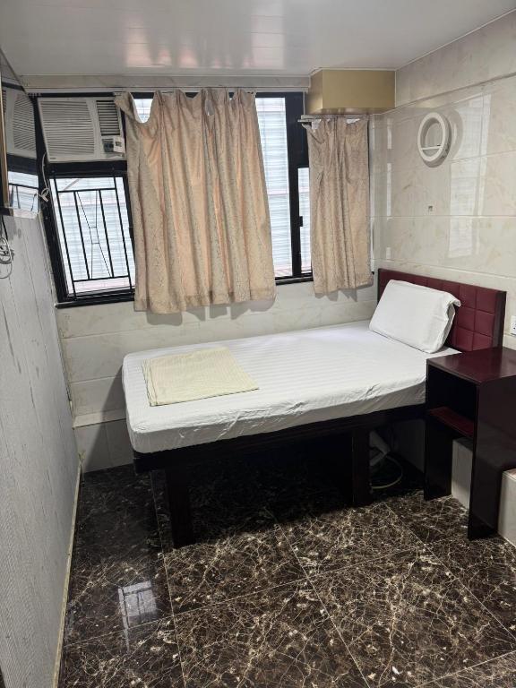 New Happy Land Guest House