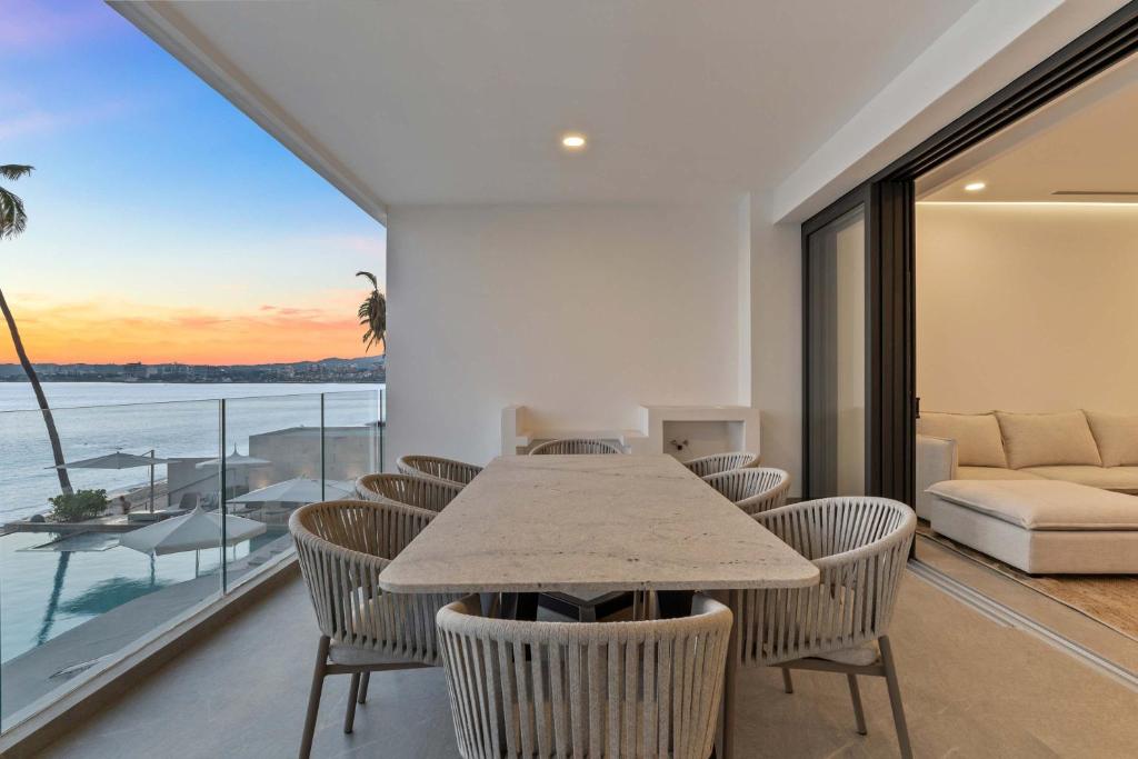 Bantay Beachfront Living - Ocean Views & Luxury Amenities - 海景三卧室公寓