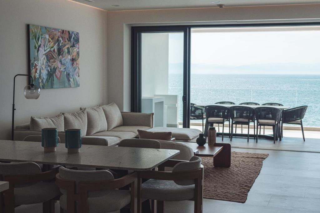 Bantay Beachfront Living - Ocean Views & Luxury Amenities - 海景三卧室公寓
