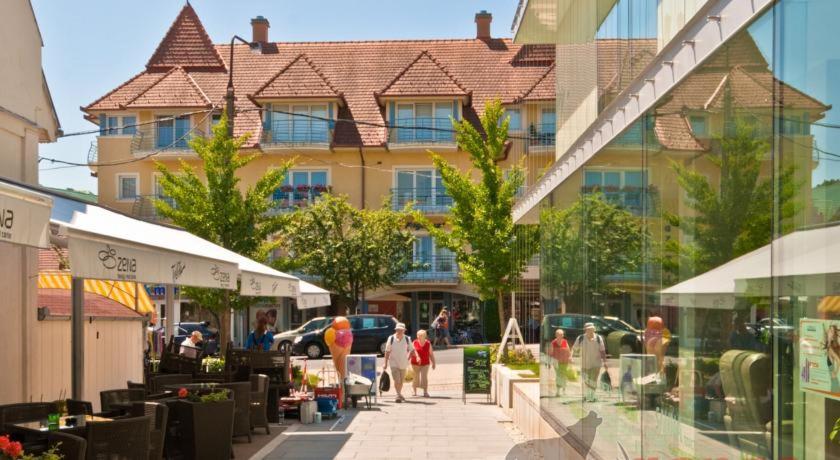 Hostia v ubytovaní Best Hévíz Apartman